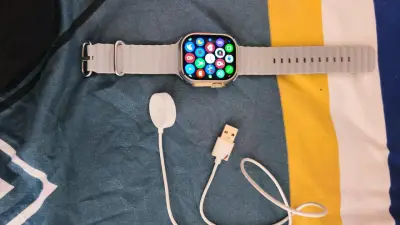 Smartwatch S9 Ultra con correa blanca - miniatura 3