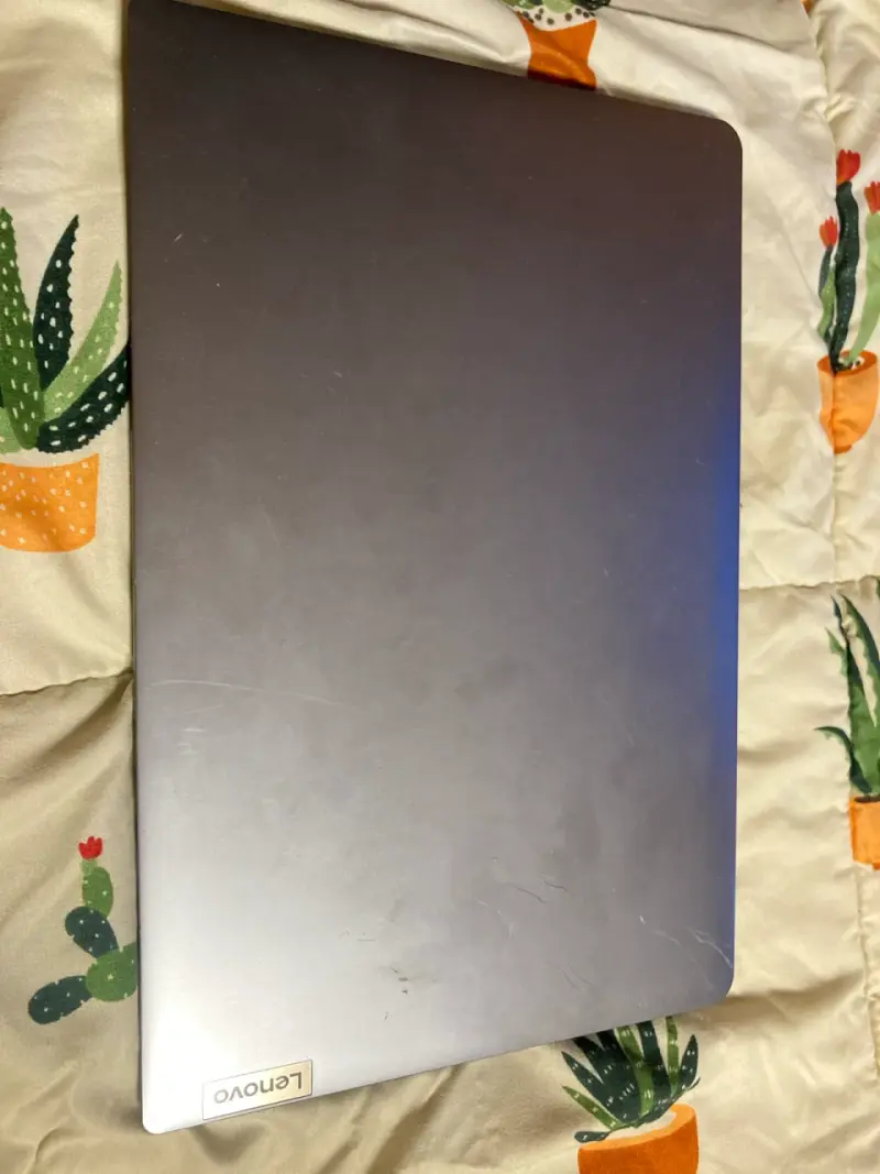 Laptop Lenovo usada gris - 1