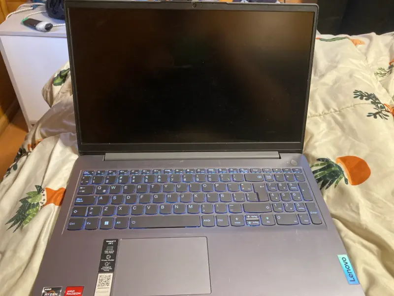 Laptop Lenovo usada gris - 2
