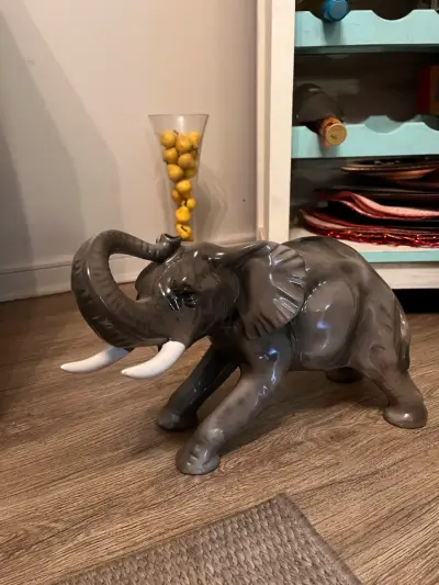 Figura decorativa elefante gris y faisanes - miniatura 1