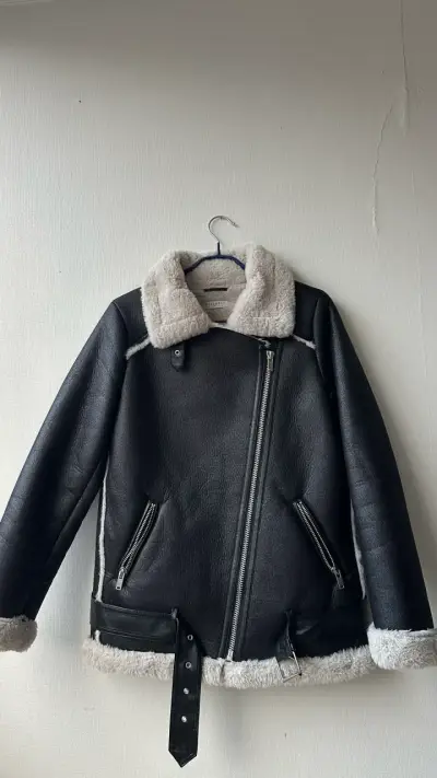Chaqueta Negra con chiporro - miniatura 1