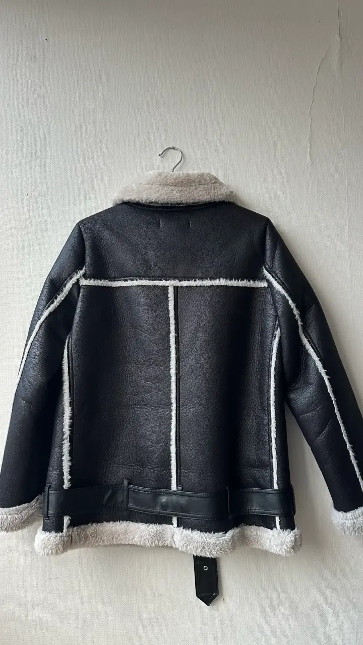 Chaqueta Negra con chiporro - 2