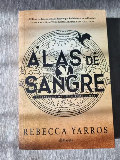 Libro 'Alas de Sangre' de Rebecca Yarros - miniatura 1