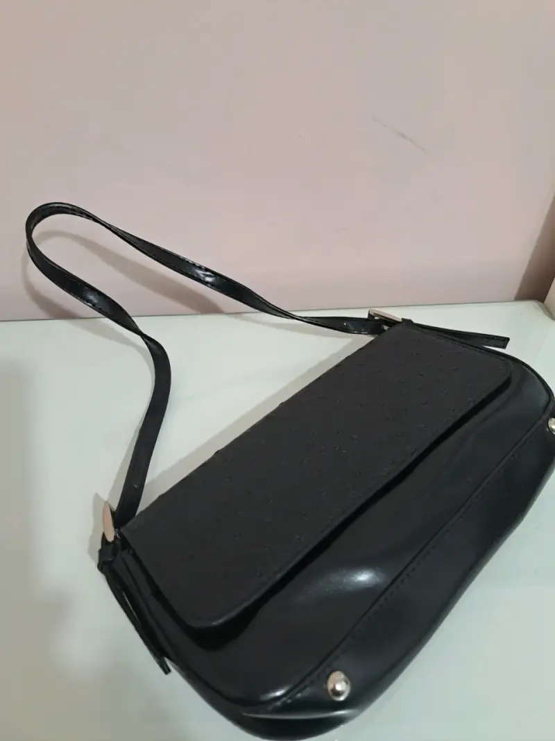 Cartera negra de cuero pequeña - 4