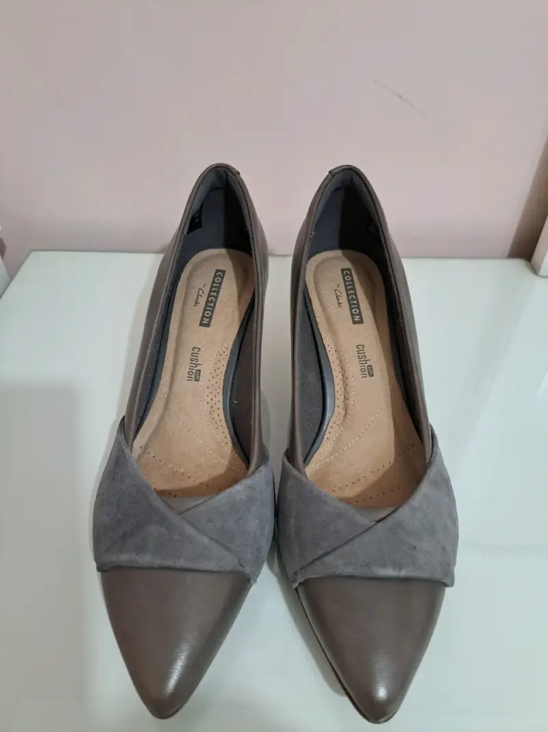 Zapatos grises elegantes - 1