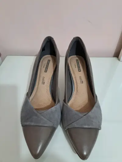 Zapatos grises elegantes - miniatura 1