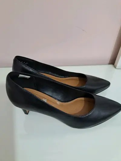 Zapatos de tacón negros - miniatura 1