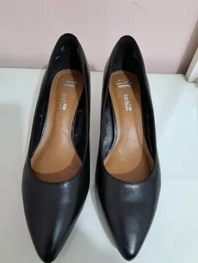 Zapatos de tacón negros - miniatura 3