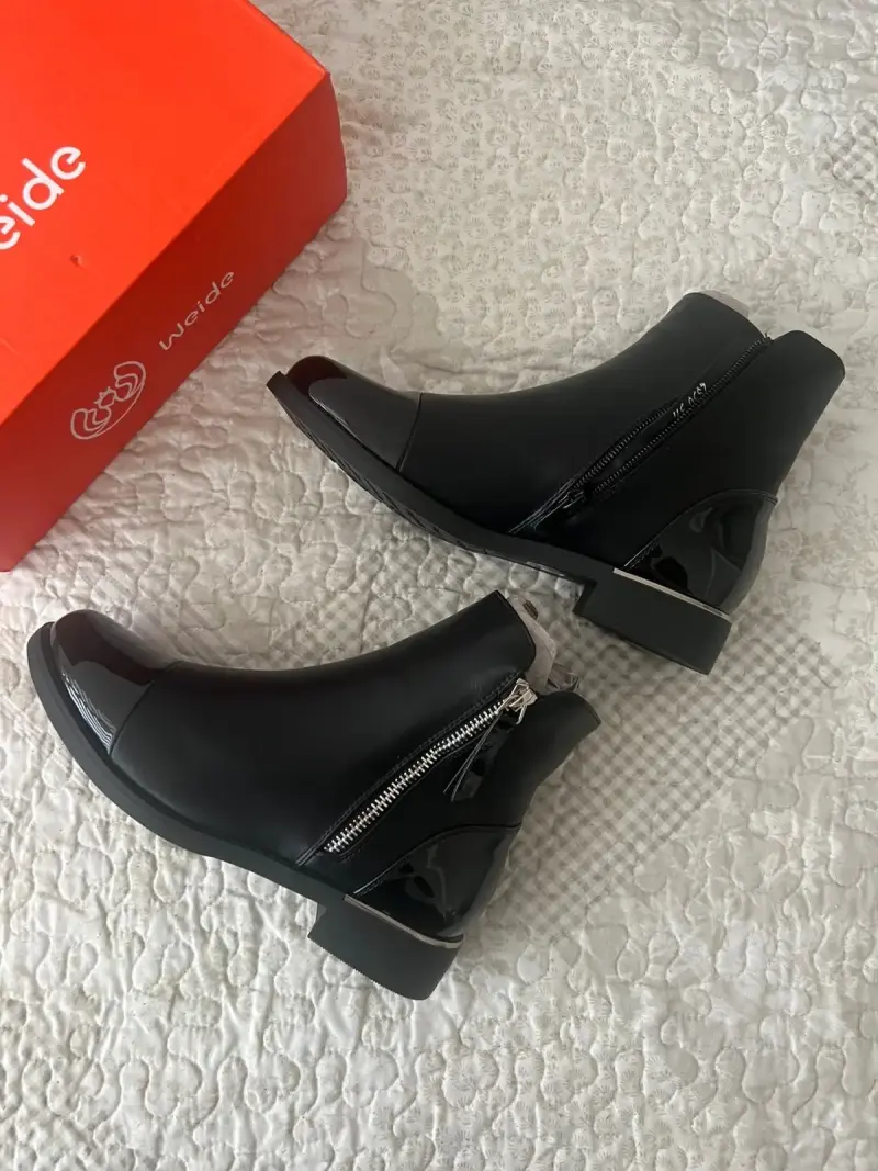 Botines negros de cuero - 1