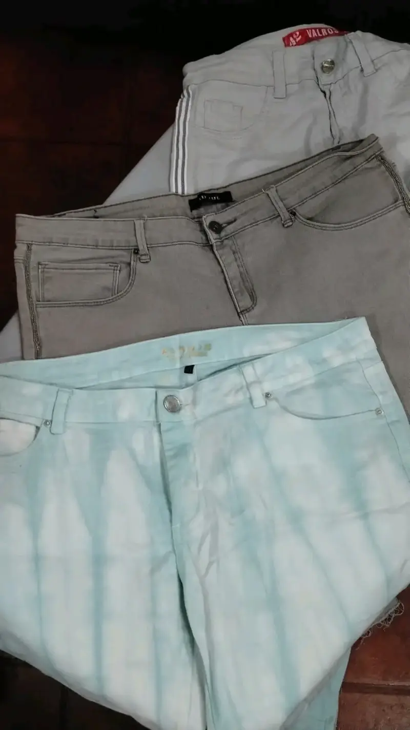 Lote de ropa variada - 2