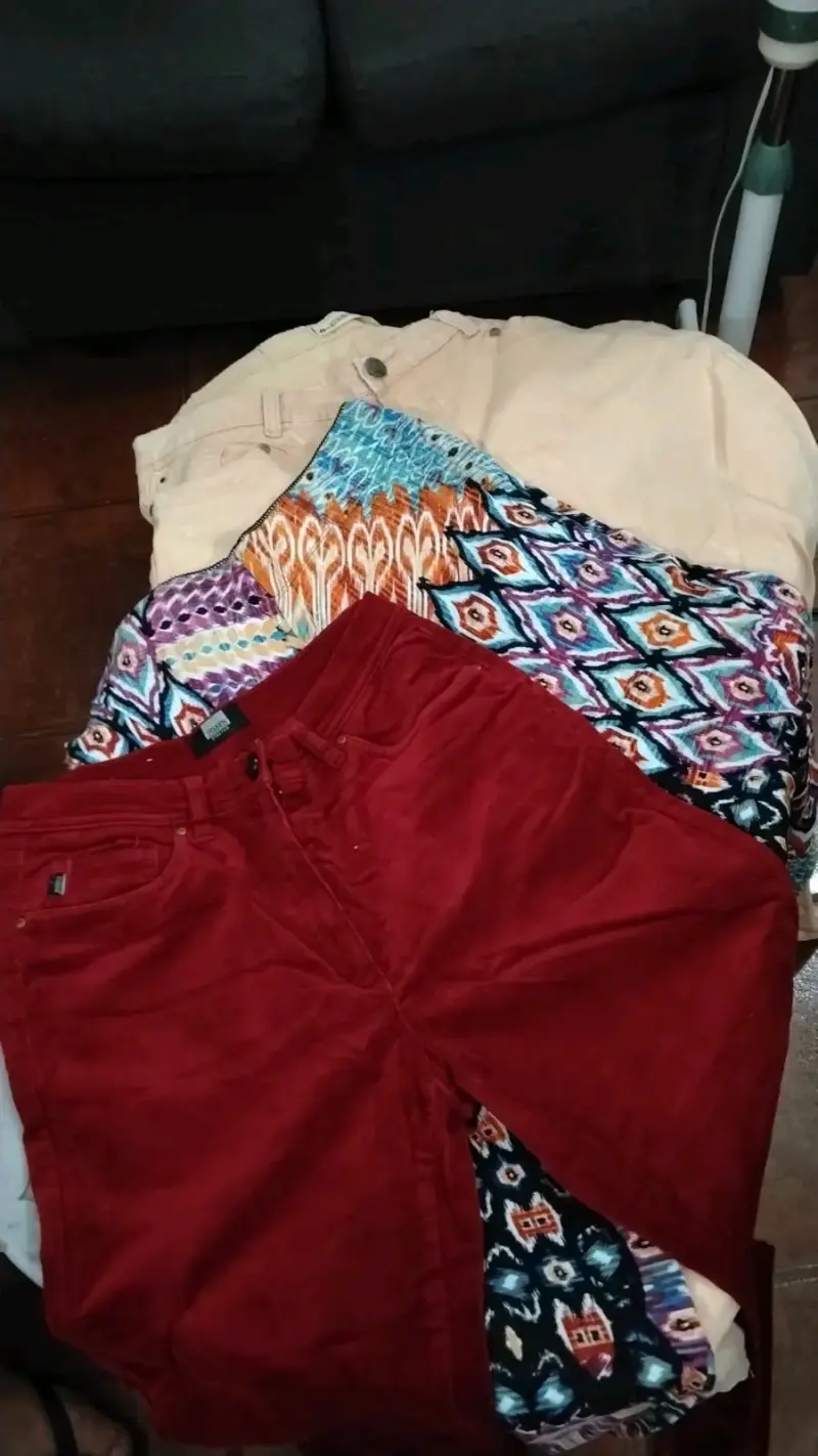 Lote de ropa variada - 3