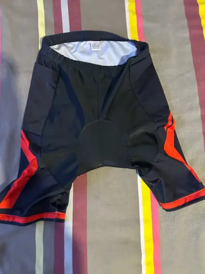 Calza de  ciclismo negro y rojo - miniatura 1