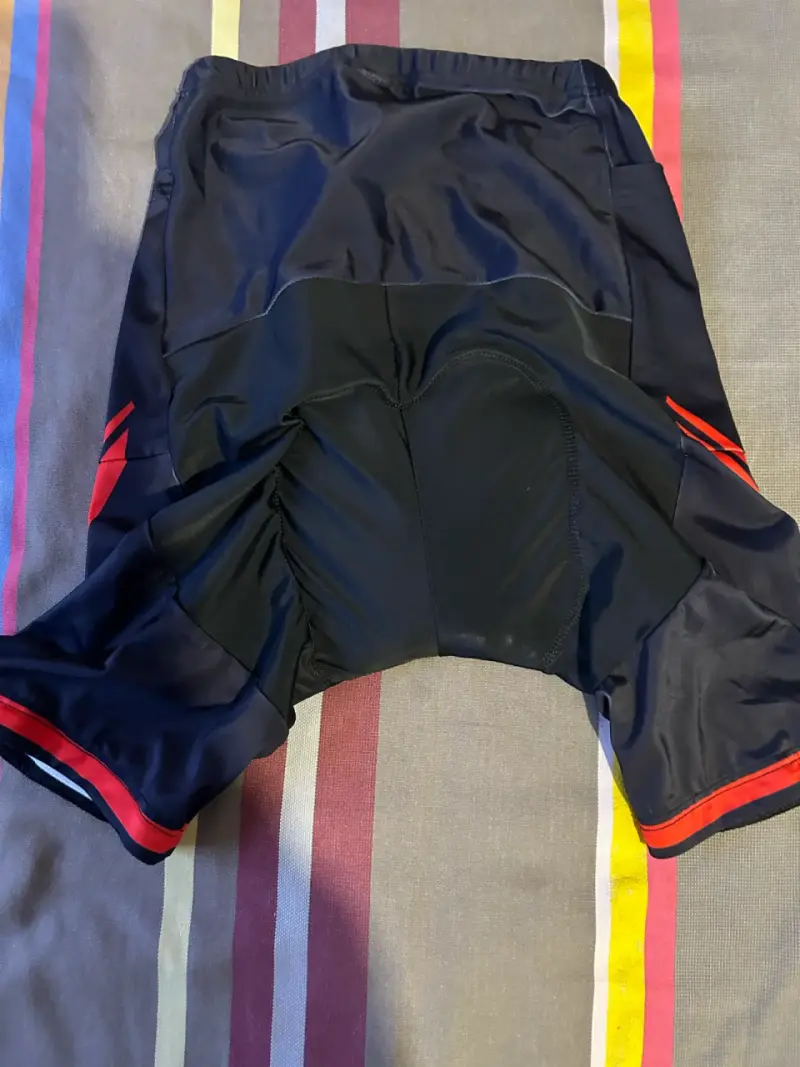 Calza de  ciclismo negro y rojo - 2