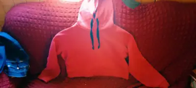 Polerón rosado con capucha - miniatura 1