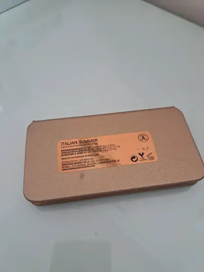 Paleta de maquillaje con espejo - miniatura 3