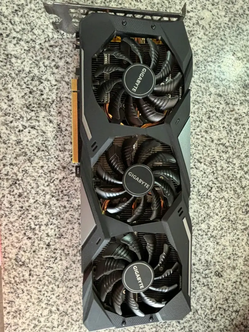 Tarjeta gráfica Gigabyte 1660 Super - 2