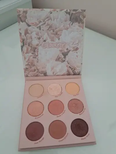 Paleta de sombras Colourpop - miniatura 1
