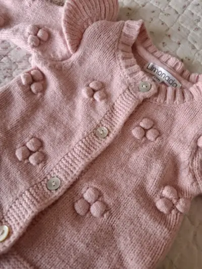 Chaleco limonada rosado de bebé con botones - miniatura 2