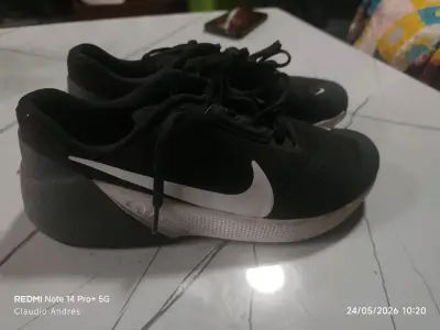 Zapatillas negras Nike nuevas originales - miniatura 1