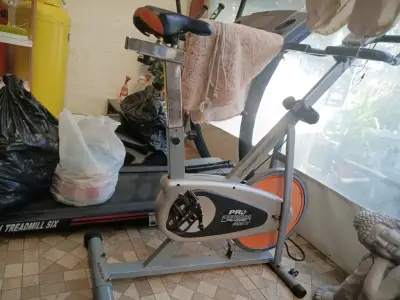 Bicicleta estática magnética gris lahsen - miniatura 1