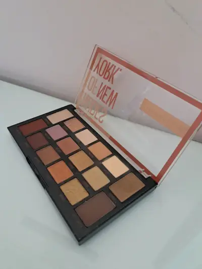 Paleta de sombras Look Nudes - miniatura 1