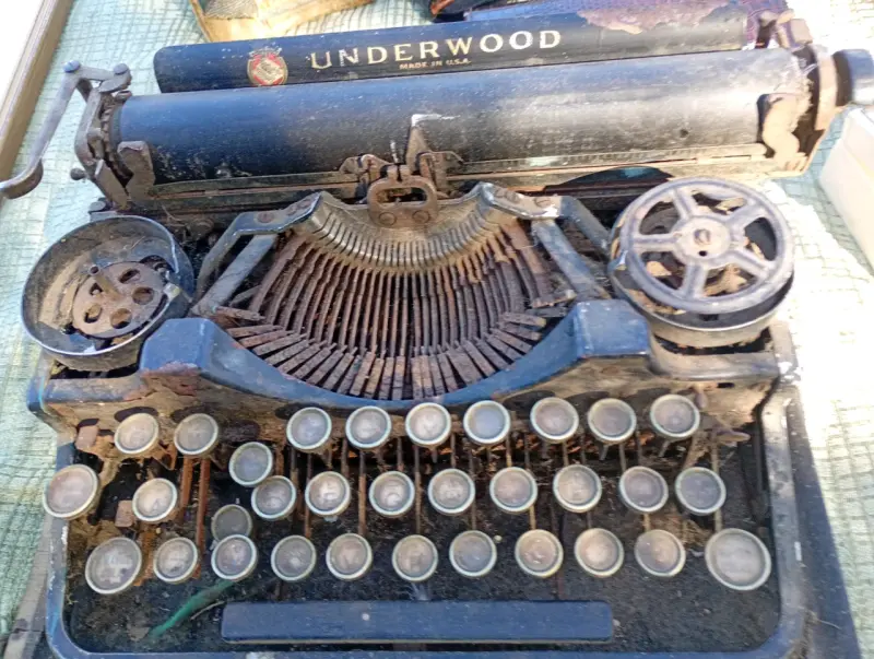 Máquina de escribir Underwood antigua - 2