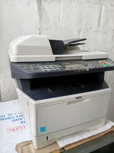 Impresora multifuncional Kyocera - miniatura 1