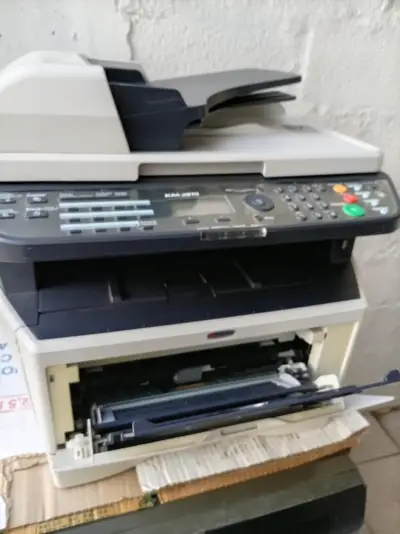 Impresora multifuncional Kyocera - miniatura 2