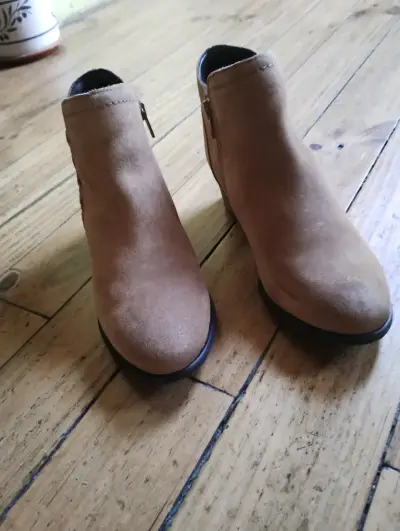 Botines camel de gamuza Apology - miniatura 2