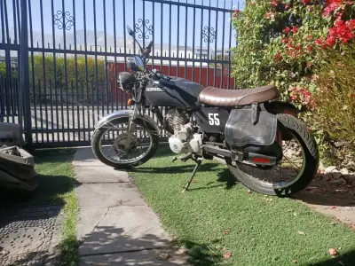 Moto Honda en buen estado - miniatura 2