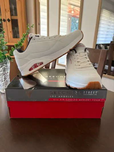 Zapatillas Skechers blancas casi nuevas - miniatura 1