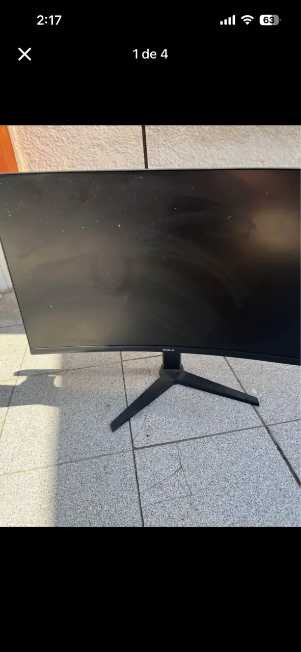 Monitor curvo MasterG de 32 pulgadas - 1