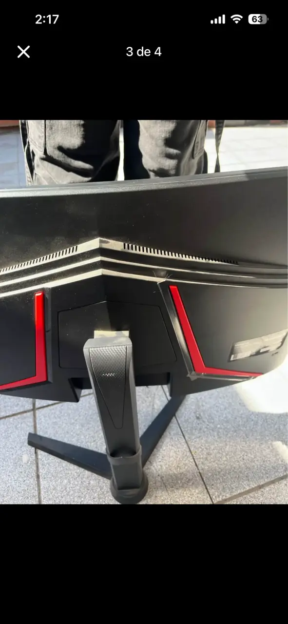 Monitor curvo MasterG de 32 pulgadas - 2