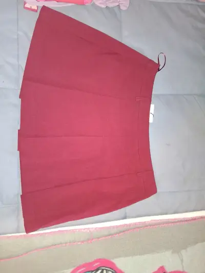 Falda corta roja elegante - miniatura 1