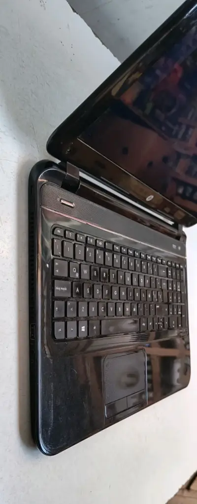 Laptop HP Pavillion - miniatura 5