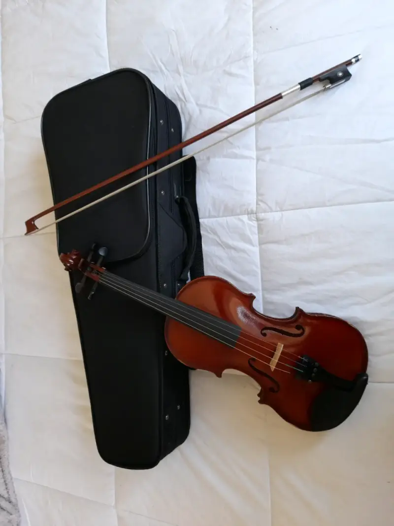 Violín 1/4 con estuche rígido - 2