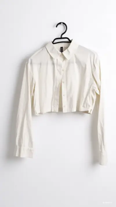 Blusa corta blanca botones - miniatura 1