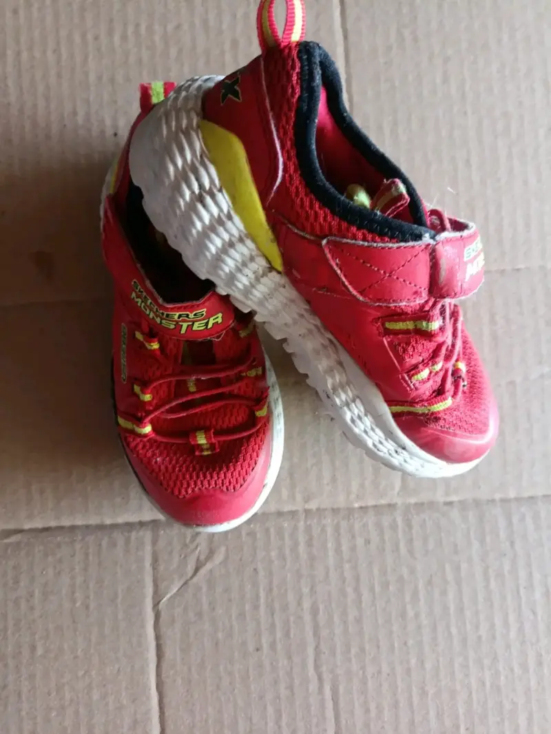 Zapatillas deportivas rojas - 3