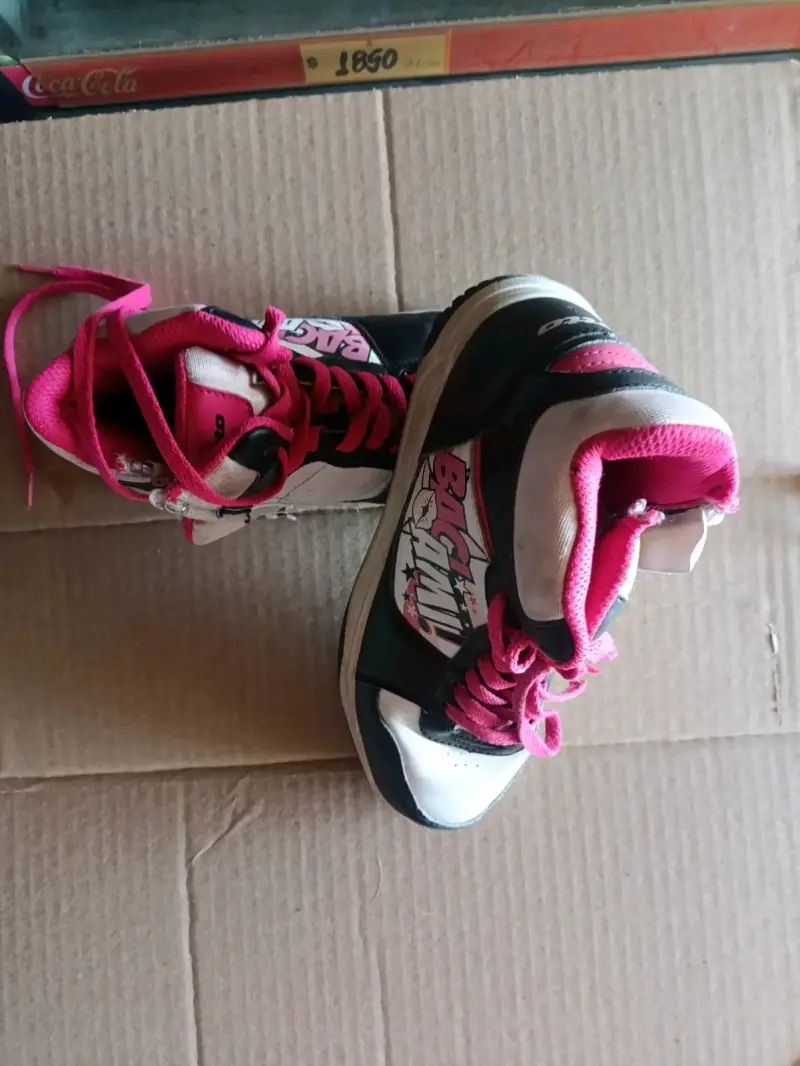 Zapatillas altas negro y rosa números 36 - 3