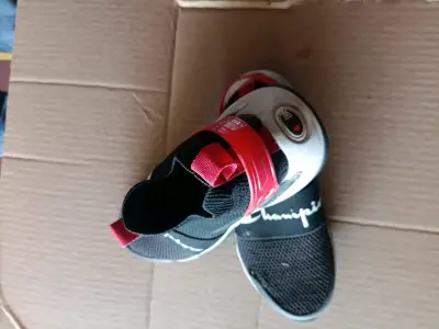 Zapatillas negras Champion - miniatura 2