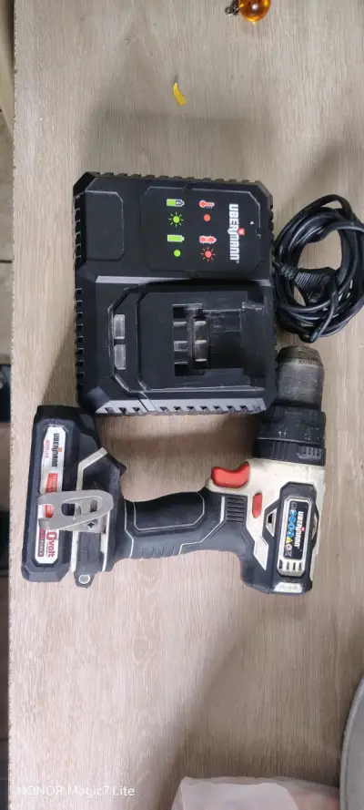 Taladro inalámbrico con cargador uberman - miniatura 1