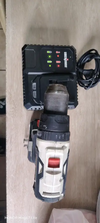 Taladro inalámbrico con cargador uberman - miniatura 2