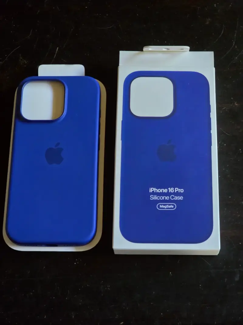 Funda de Silicona iPhone 16 Pro Ultramarine