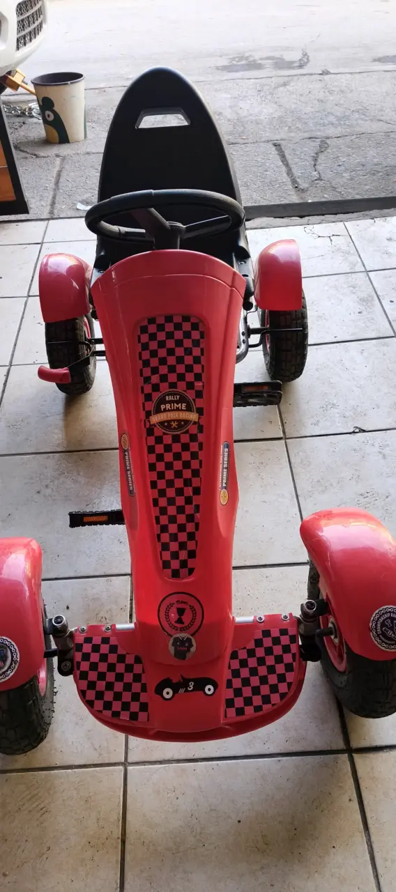 Kart con pedales infantil rojo - 1