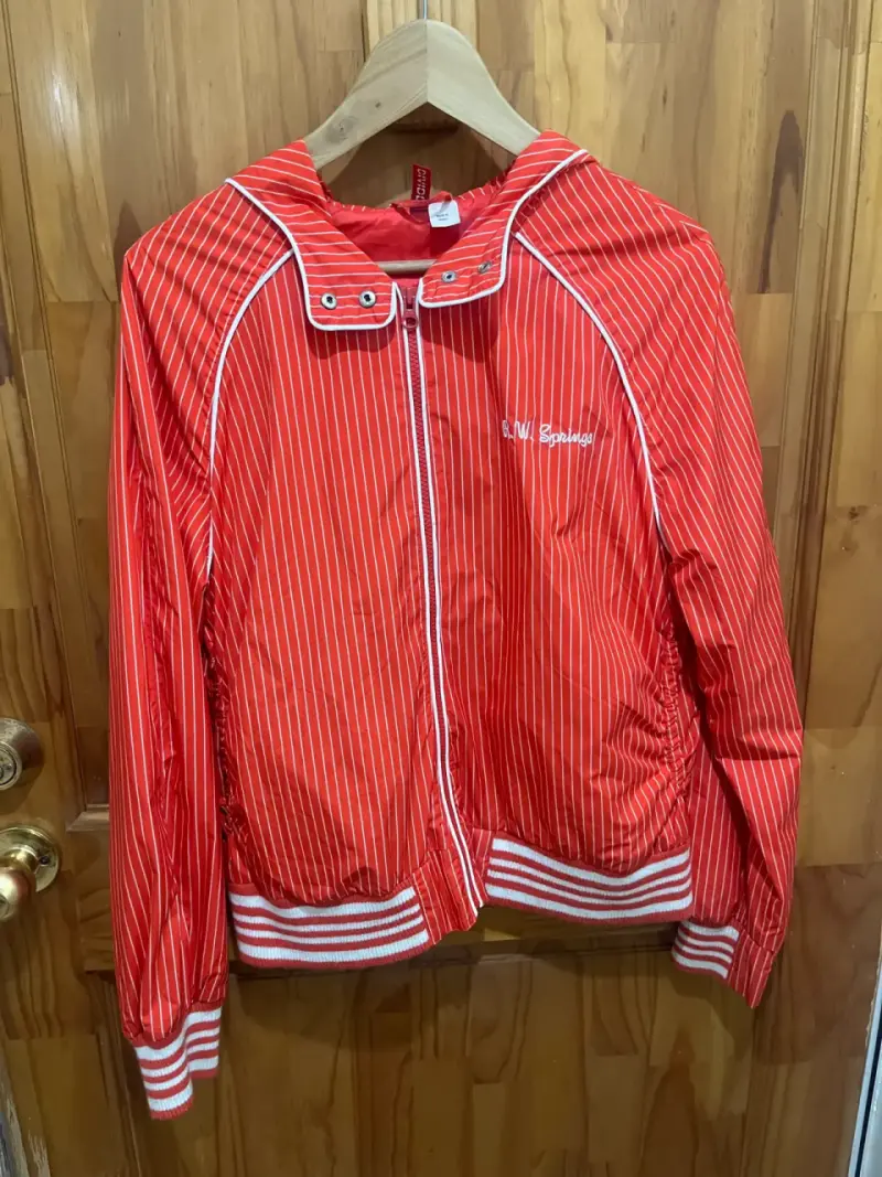 Chaqueta roja a rayas - 2