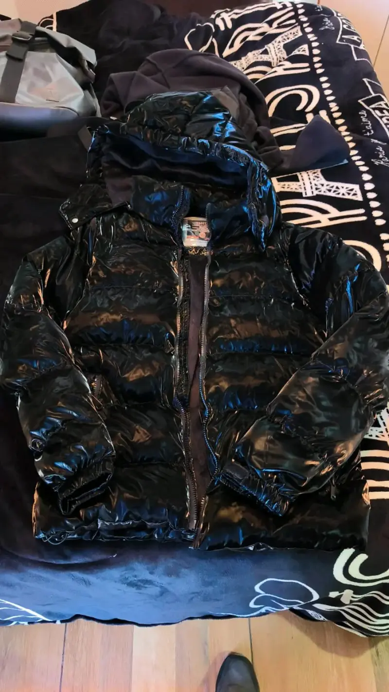 Chaqueta de invierno negra brillante - 1