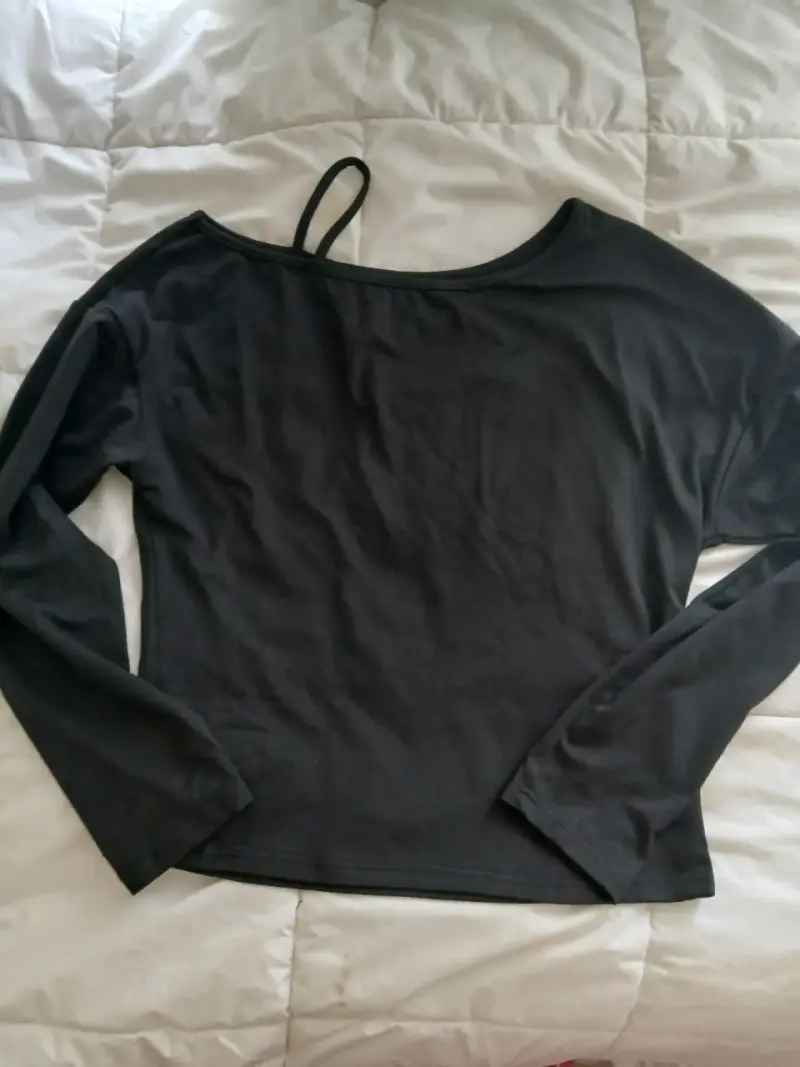 Polera negra manga larga elegante talla m - 1