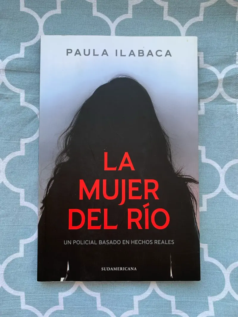 Libro 'La Mujer del Río' - 1