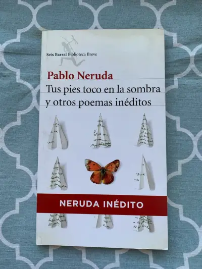 Libro de poemas de Pablo Neruda - miniatura 1