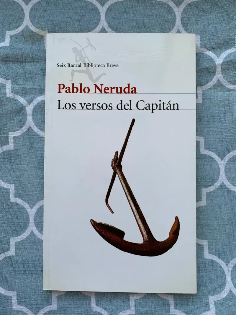 Libro 'Los versos del Capitán' de Neruda - 1